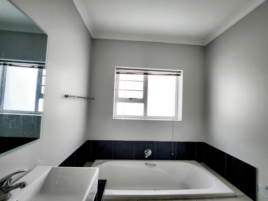 To Let 3 Bedroom Property for Rent in Lovemore Park Eastern Cape